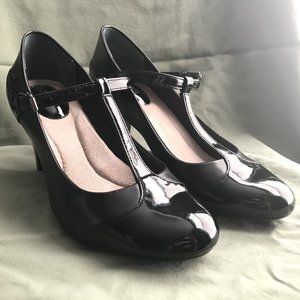 Giani Bernini Vineza Memory Foam T-Strap Heel